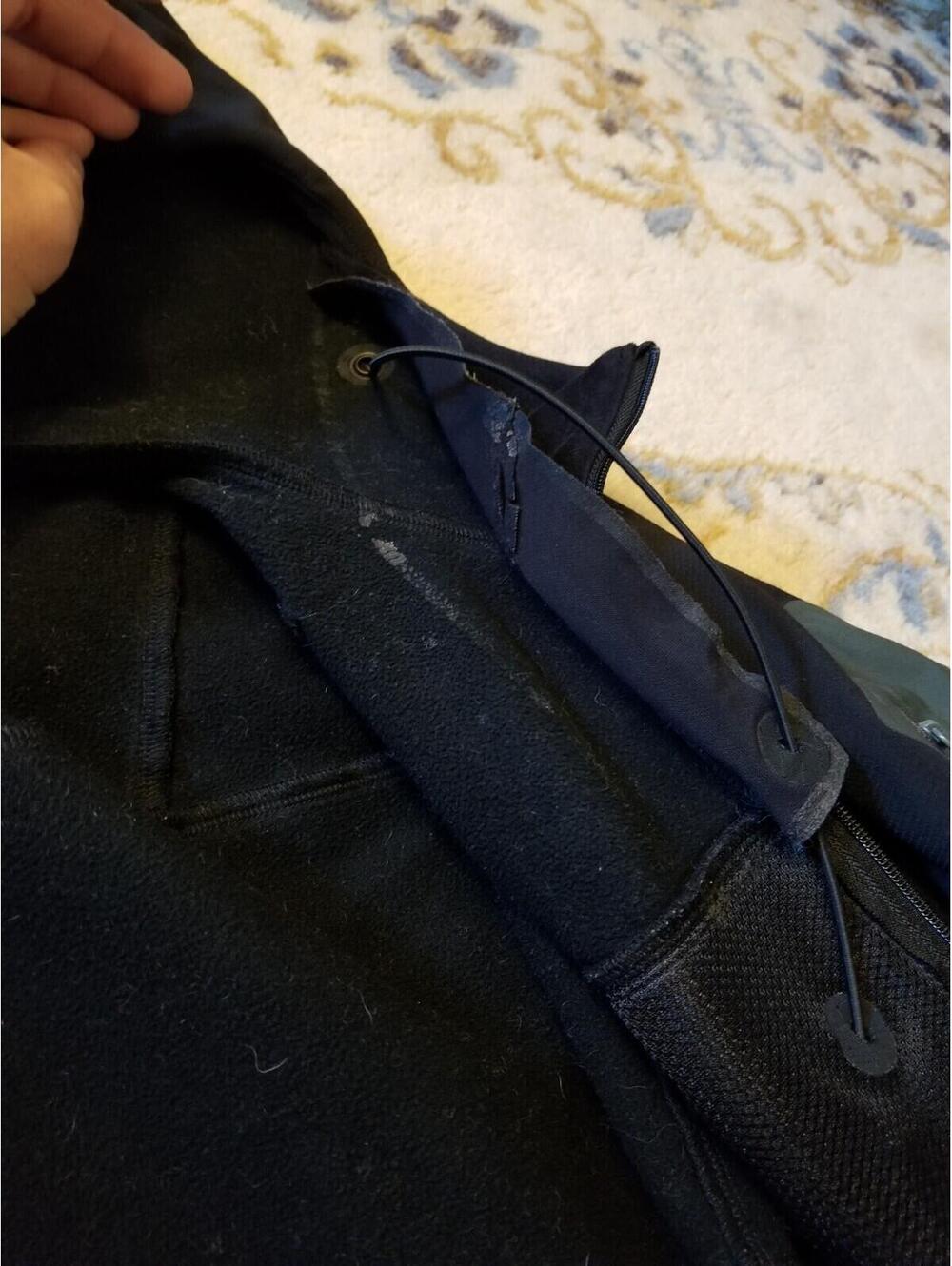 VTG Arc'teryx Women's 8-10 Medium Epsilon SV Jacket Hoody Black Full Zip M *Flaw - Picture 10 of 13